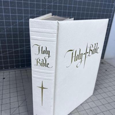Catholic Version of the Holy Bible, Like NEW Condition, Large!  