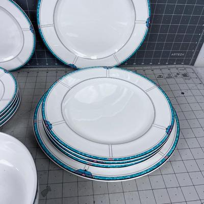 Mikasa Super Strong Fine China Emerald Cove 