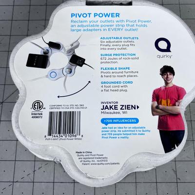 NEW Pivot Power Flexible Surge Protector NEW in the Package