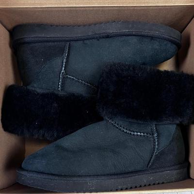 BLACK NEW Short Shearling Snow Boot by KIRKLAND 