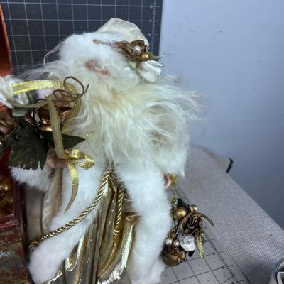 Treasure Chest of Holiday DÃ©cor