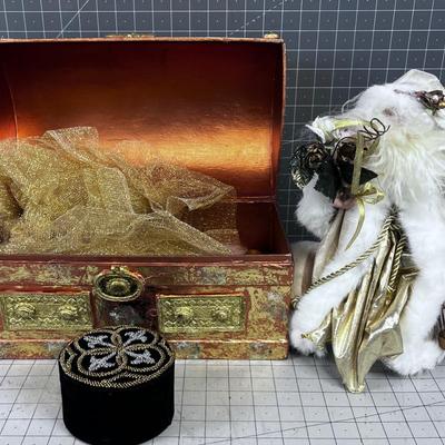 Treasure Chest of Holiday DÃ©cor