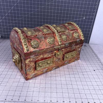 Treasure Chest of Holiday DÃ©cor