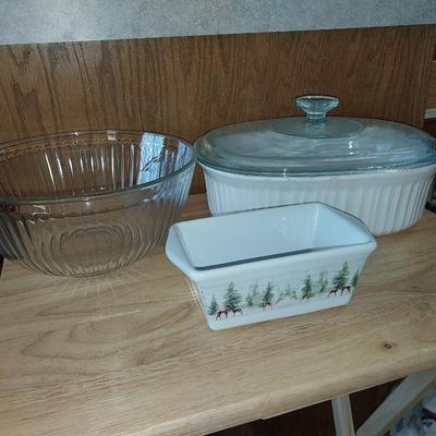CASSEROLE DISHES AND LARGE GLASS BOWL