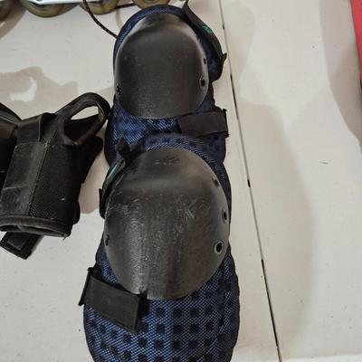 Solomon and K2 Rollerblades and Pads (G-DW)