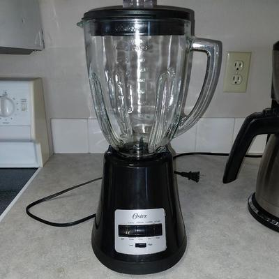 PROGRAMMABLE COFFEE MAKER WITH CARAFE & OSTER BLENDER