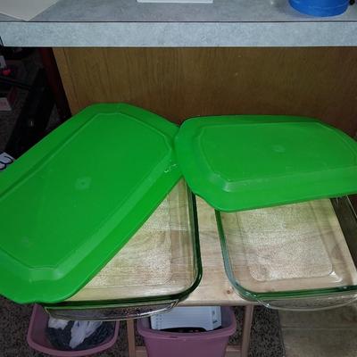 2 GLASS BAKING PANS WITH LIDS