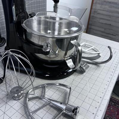 Kitchen Aid PROFESSIONAL 600 Stand, Color BLACK with Attachments