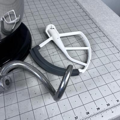 Kitchen Aid PROFESSIONAL 600 Stand, Color BLACK with Attachments
