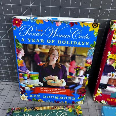4 Cook Books by Ree Drummond the PIONEER WOMAN COOKS 