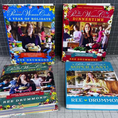 4 Cook Books by Ree Drummond the PIONEER WOMAN COOKS 