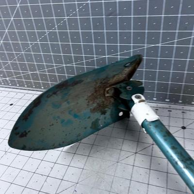 Folding Shovel 