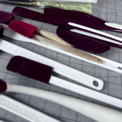 Red Bowl w/ Pampered CHEF Rubber Scrapers 