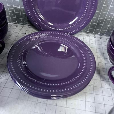 Purple Royal Norfolk Dinnerware set