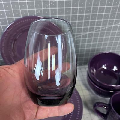 Purple Royal Norfolk Dinnerware set