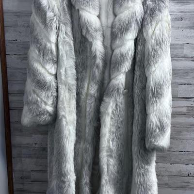 AVEC TU Woman's SZ Large Vegan Fur Coat 
