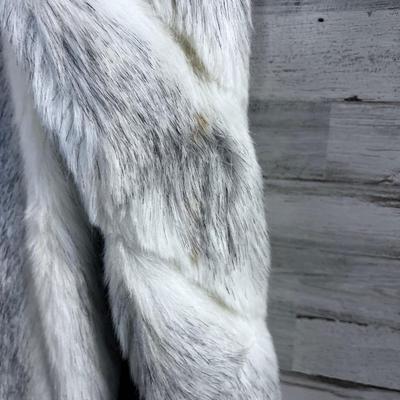 AVEC TU Woman's SZ Large Vegan Fur Coat 
