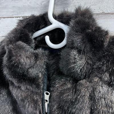 Women's XL Faux Fur Vest 
