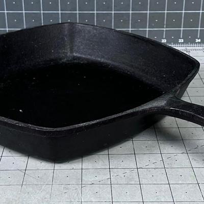 Square LODGE Cast-Iron Skillet Fry Pan
