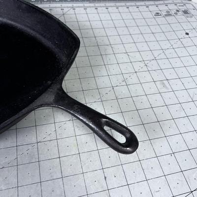 Square LODGE Cast-Iron Skillet Fry Pan