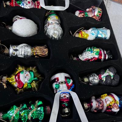 Thomas Pacconi 2002 36 Piece Glass Christmas Ornament Set 