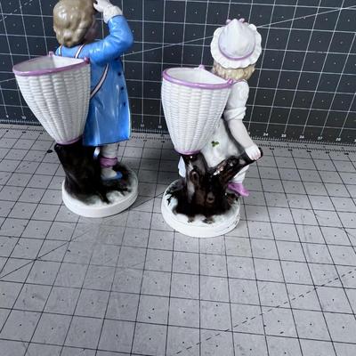 Saxony Bisque Porcelain Boy & Girl w/Baskets c. 1910