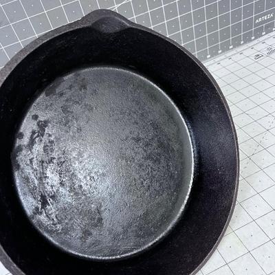 Nicely Seasoned Cast Iron Skillet