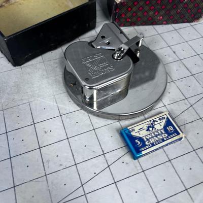 KRISS KROSS Auto Stropper Sharpener