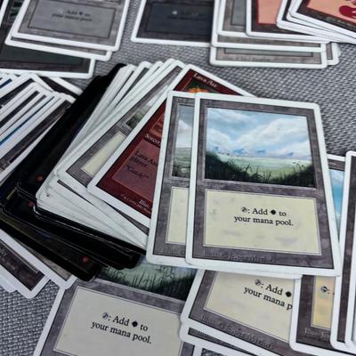 Box of MAGIC The GATHERING 1993  VINTAGE CARDS 