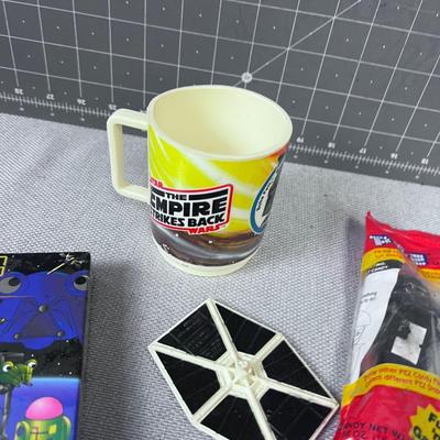 STAR WAR Themed Collection of Cards & Toys 