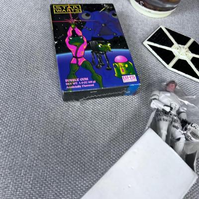 STAR WAR Themed Collection of Cards & Toys 