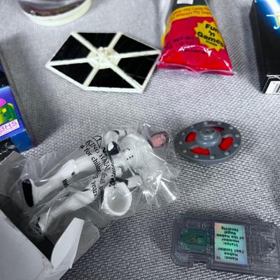 STAR WAR Themed Collection of Cards & Toys 