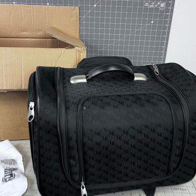 NEW in the Box Travel CASE by  Lori Greiner 