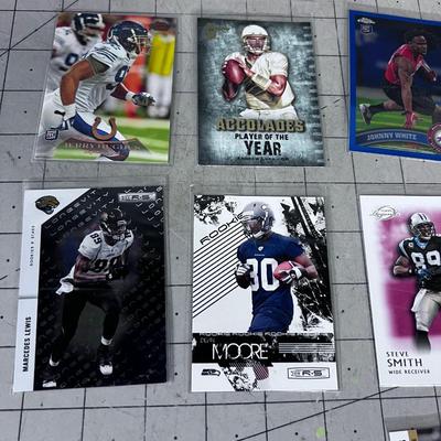 (16) Foot Ball Cards ALL SLEEVED