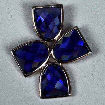 .925 Pendant INTERESTING Horse shoe shaped Cut Purple Stone