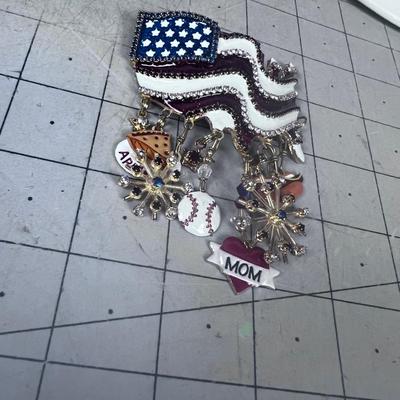 LATR 2 GO AMERICA Pendant 