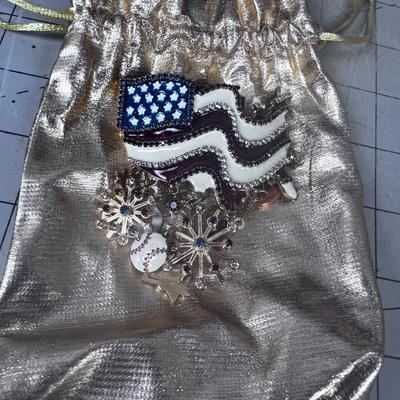LATR 2 GO AMERICA Pendant 
