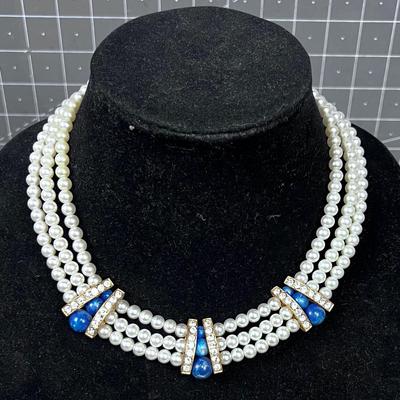 WOW! Pearls and Lapis or Soda Lite. 