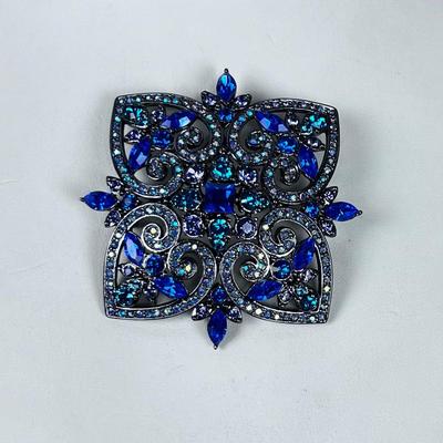 Joan Rivers Sparkly Blue Broch