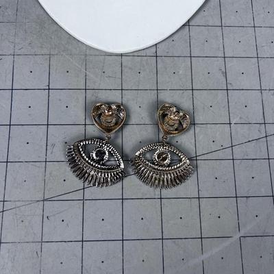 Bizarre Third Eye Earrings 