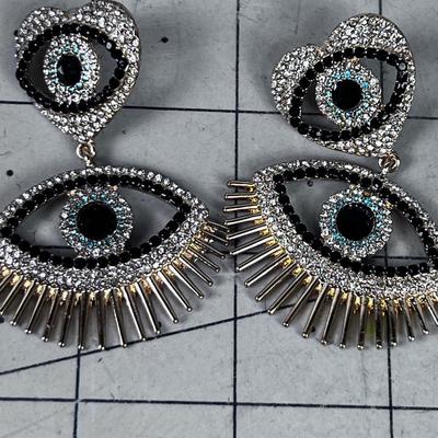 Bizarre Third Eye Earrings 