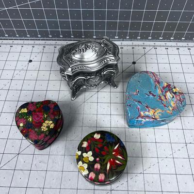 4 Keepsake Boxes 