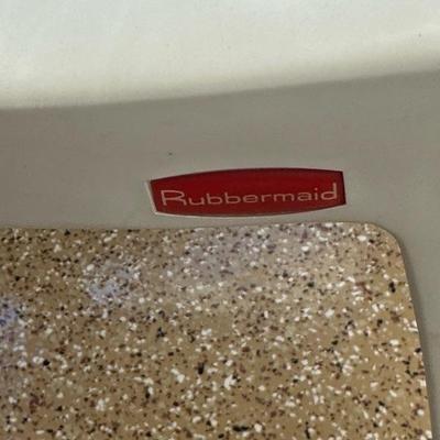 Lot 876 four plastic Rubbermaid stackable chairs