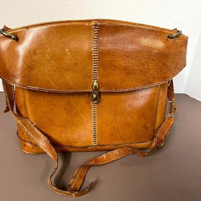 Vintage Leather Bag and Manicure Set