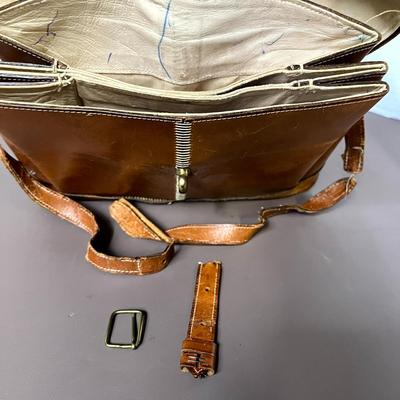 Vintage Leather Bag and Manicure Set
