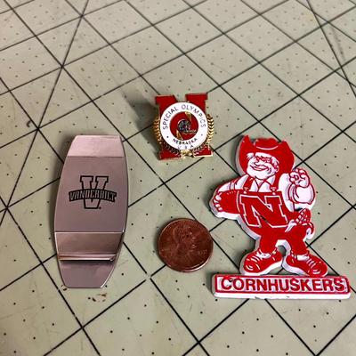 Skidmore College Pillow and College Pins/Money Clip