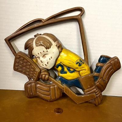 Set of 3 1973 Sexton Hockey Player Wall Hangers