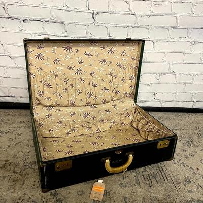 Vintage Stratoway Hardsided Suitcase