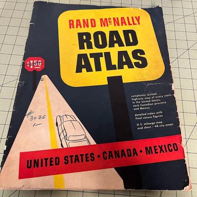 Lot of Vintage Atlases and Almanacs