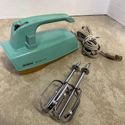 Vintage Kitchen Tools, Sunbeam Mixer Model HM-1